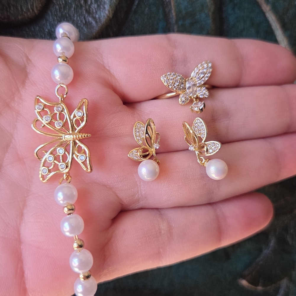 Elegant Gold and Pearl Butterfly Jewelry Set